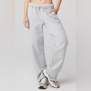 Alo yoga accolade straight leg sweatpants